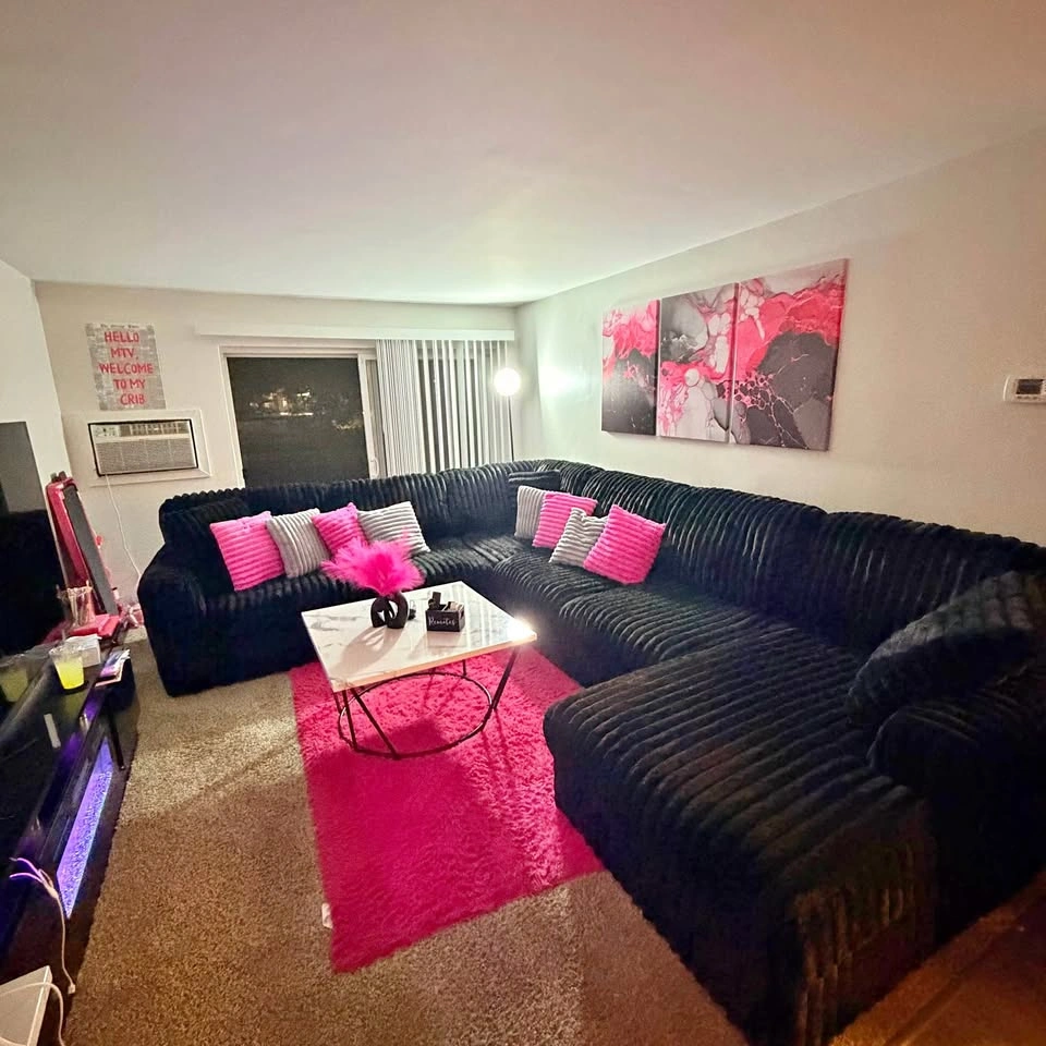 COMPLETE LIVING ROOM SET FOR SALE