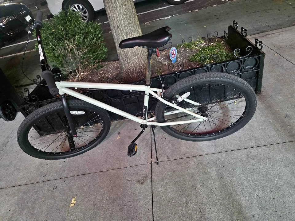 Hyper 26" BMX Bike – Like New + Free Helmet