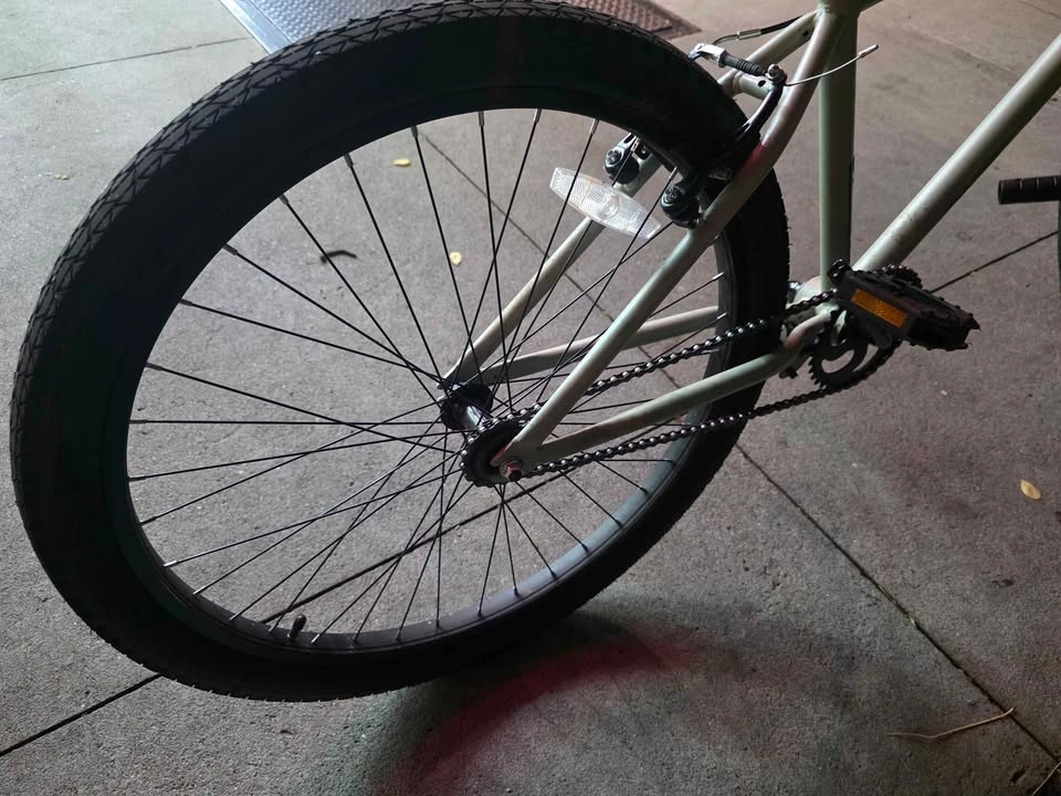 Hyper 26" BMX Bike – Like New + Free Helmet - photo 5