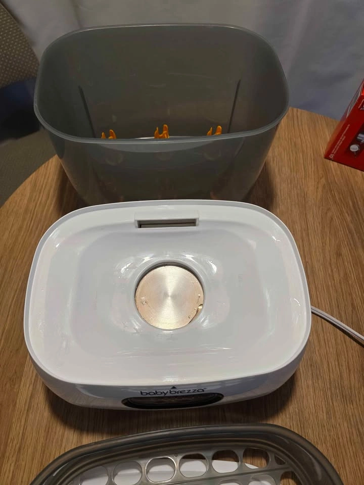 Baby Brezza Bottle Sterilizer & Dryer + 4 Extra Filters - photo 4