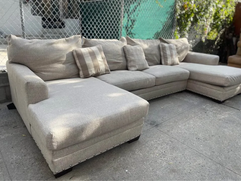 (FREE DELIVERY) Gray sectional couch image indicator(2)