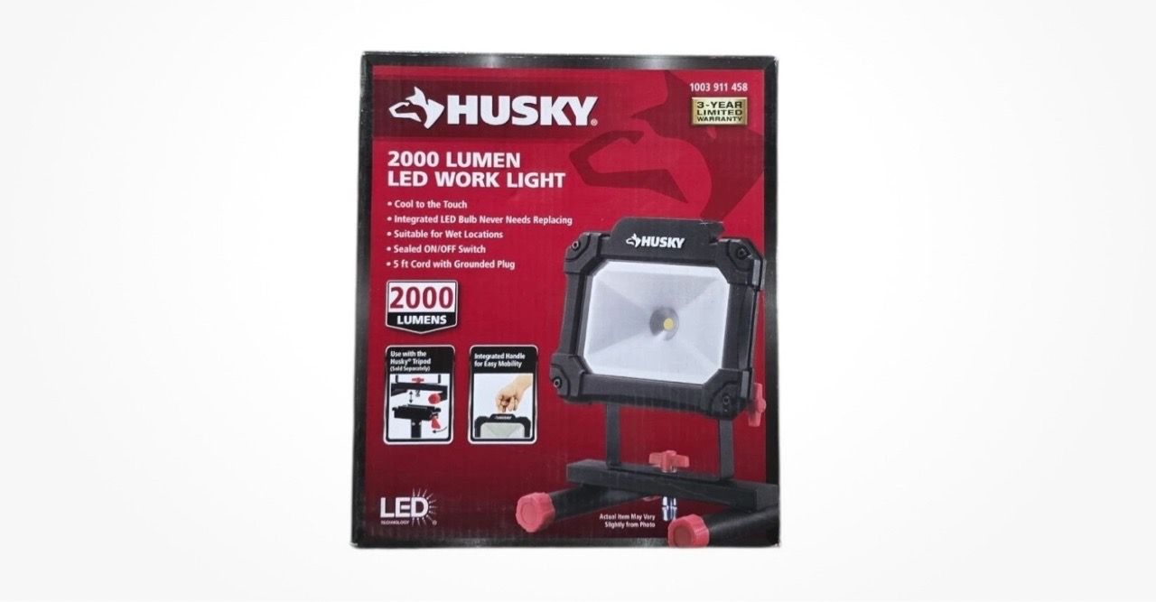 Husky 2000-Lumen Portable LED Work Light - New
