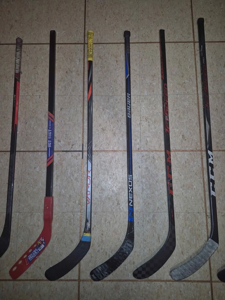 High-End Used Left-Handed Hockey Sticks (CCM, Bauer, True) - photo 4