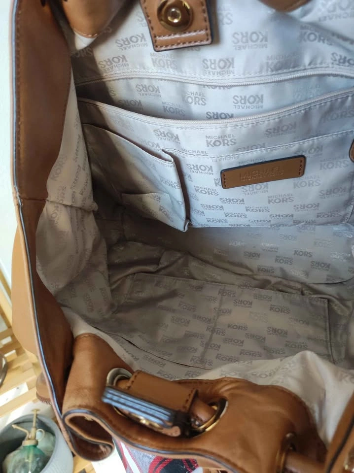 Michael Kors Leather Hobo Bag - photo 5