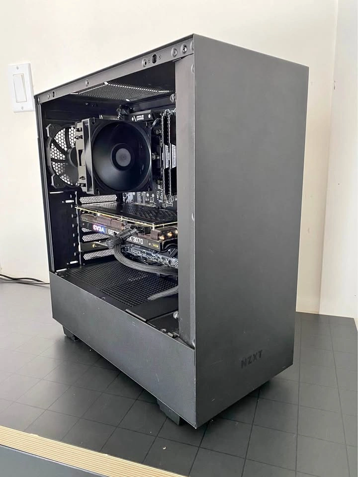 Gaming PC – RTX 3070 / Ryzen 7 3700X / 32GB RAM / 1TB SSD