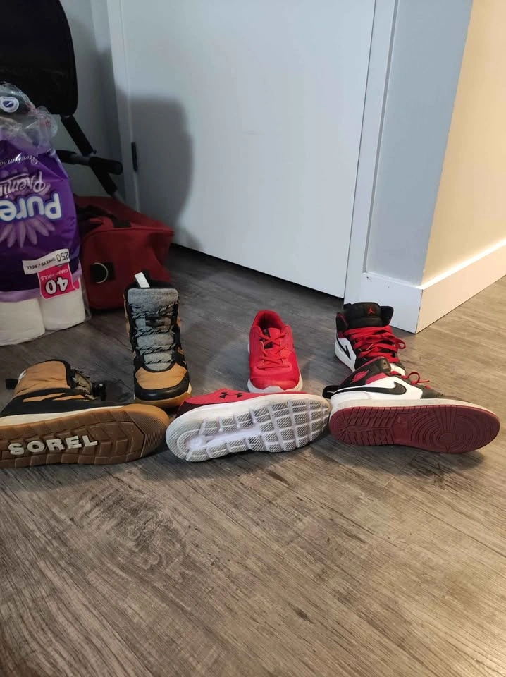 Sorel Boots, Under Armour Sneakers, and Jordan Shoes 22cm - photo 3