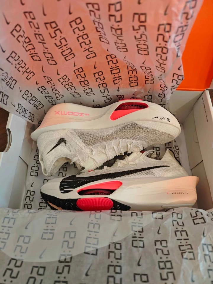 Brand new Nike Men's Air Zoom Alphafly Next% 3 - size men US 8.5 - photo 2