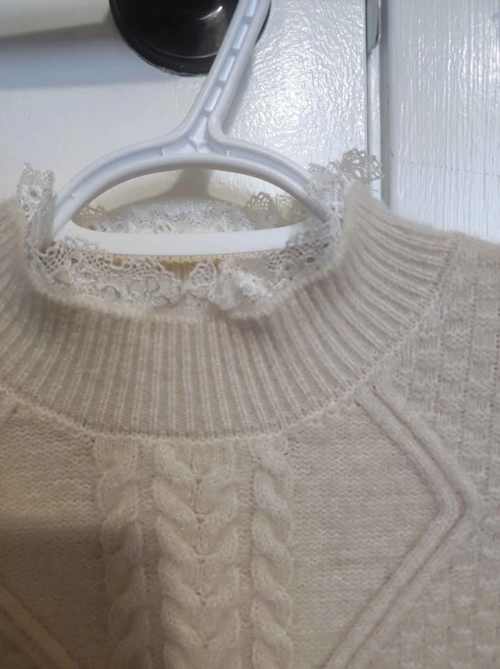 Cream Cable Knit Sweater with Lace Collar size s-m - photo 3