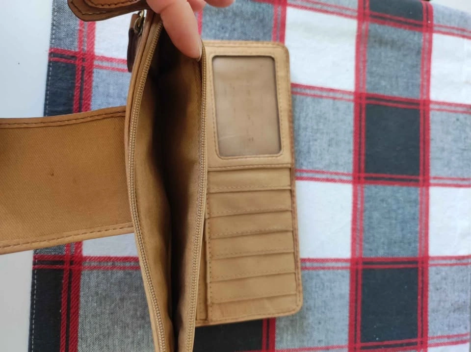 Fossil Striped Leather Clutch Wallet - photo 4