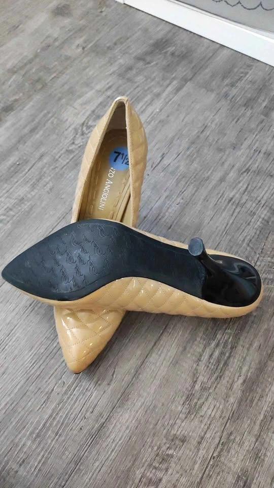 Enzo Angiolini Quilted Patent Pumps - photo 4