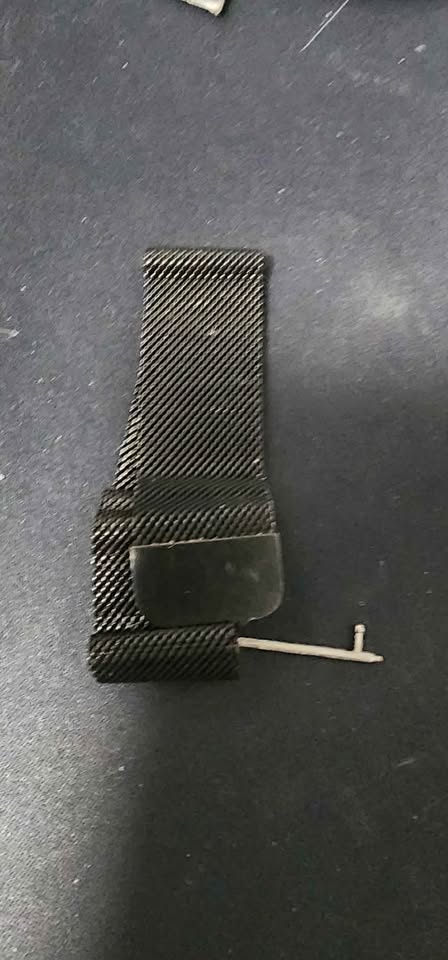 Fitbit Versa 2 Broken screen smart watch for spare parts - photo 4