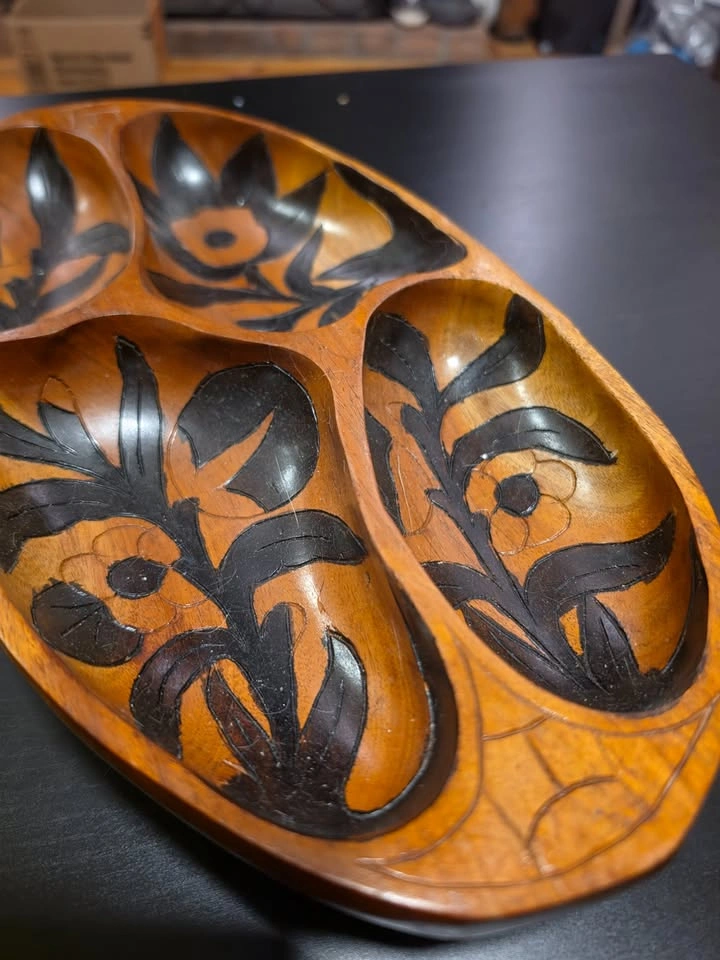 Hand-Carved Wooden Divided Serving Tray / Catchall - photo 3