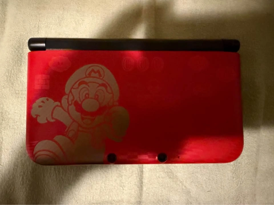 Nintendo 3DS XL New Super Mario Bros. 2 Limited Edition Console - photo 4