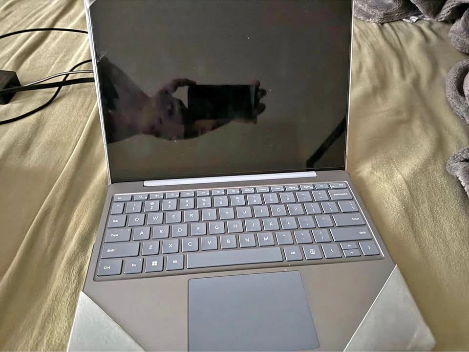 Refurbished Windows Surface Laptop Go 3 (CIB + Accessories)