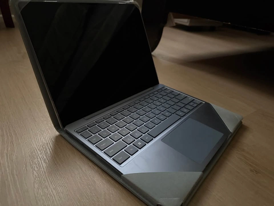Refurbished Windows Surface Laptop Go 3 (CIB + Accessories) - photo 3