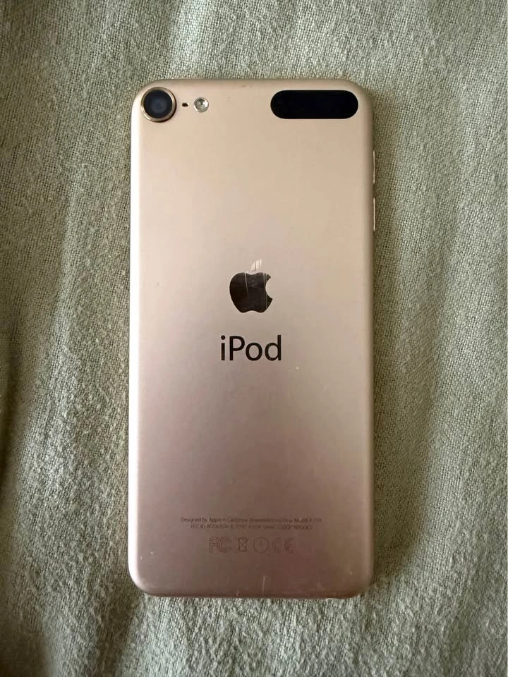iPod Touch 6th Generation (DOESNT WORK) - photo 2