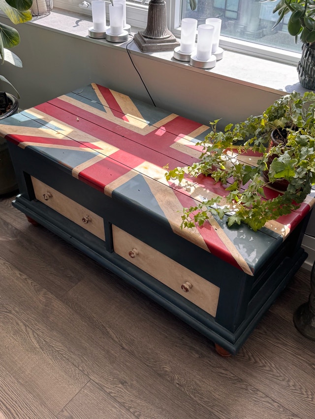 Union Jack Coffee Table / Storage Bench