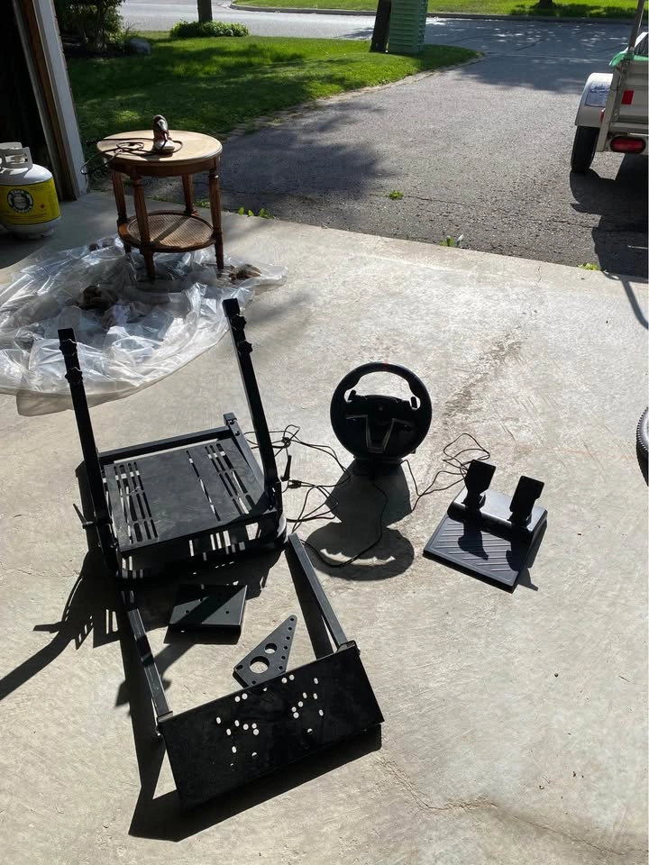 Xbox steering wheel pedals and stand - photo 2