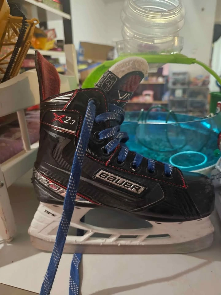 Boys skates