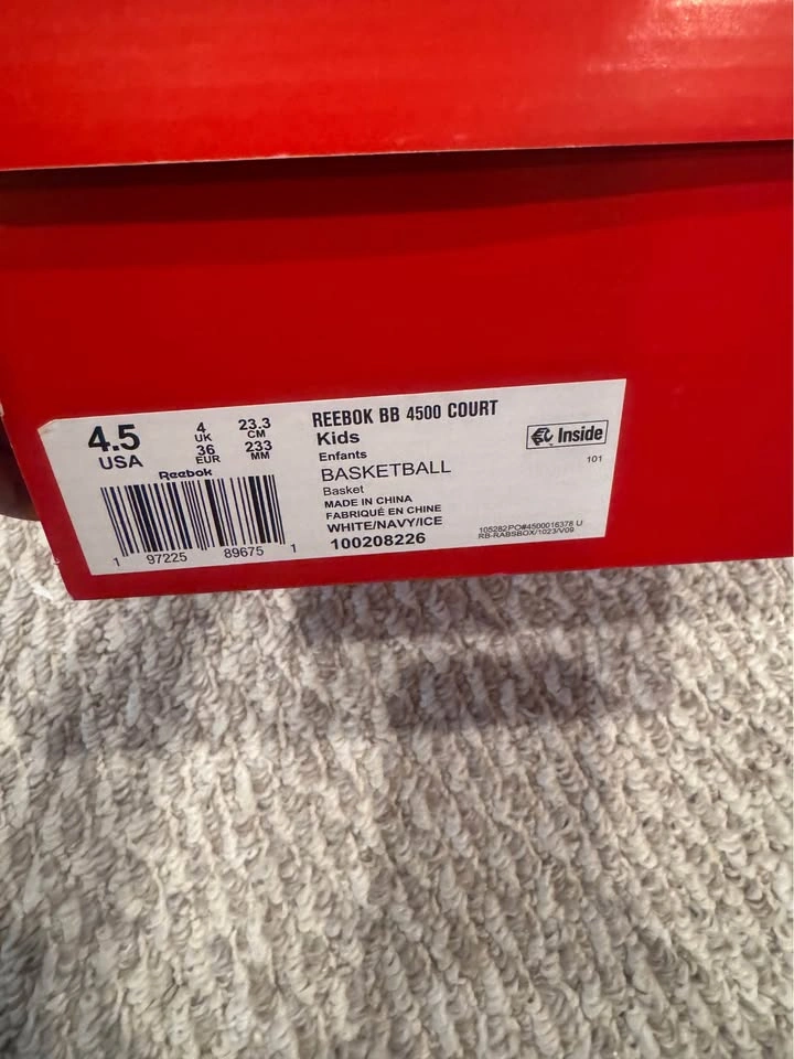 Brand New Boys Reebok Basketball Shoes Size 4.5 - photo 4