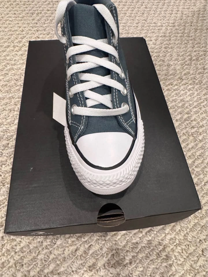 Brand New Chuck Taylor Converse Boys Shoes Size 4 - photo 2