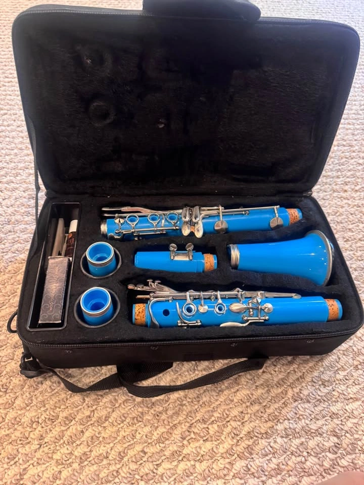 Barely Used Blue Clarinet - photo 2