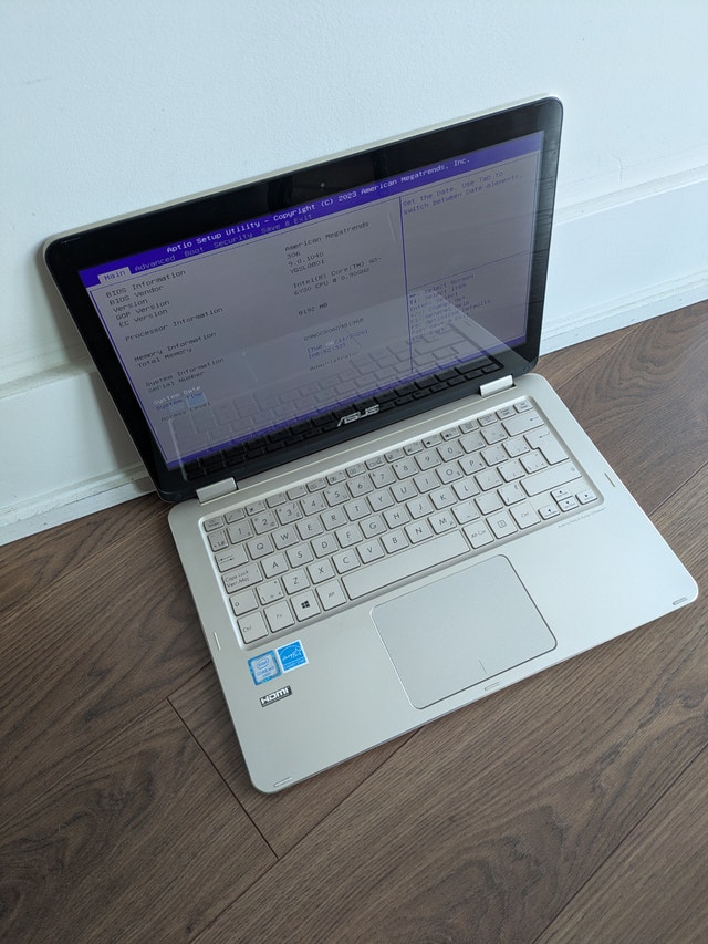 Asus UX360 laptop - busted hinges - photo 2