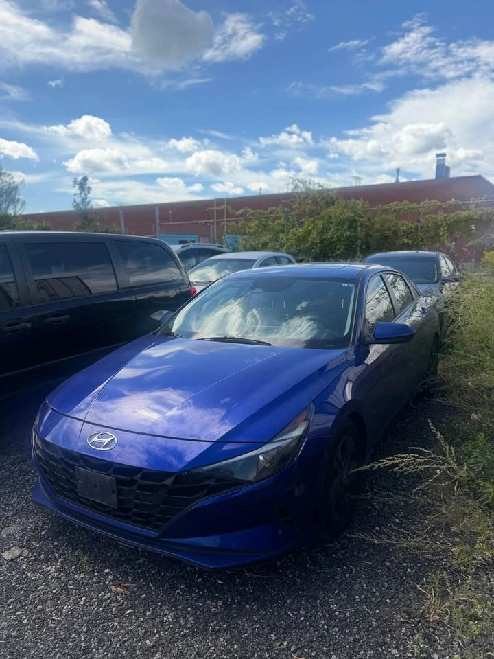 2021 Hyundai Elantra - photo 2