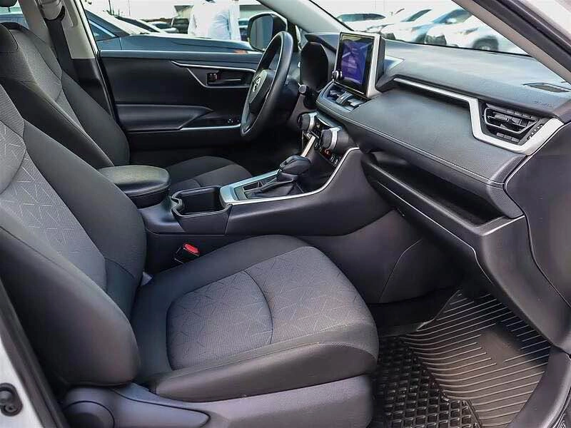 2025 Toyota RAV4 - photo 5
