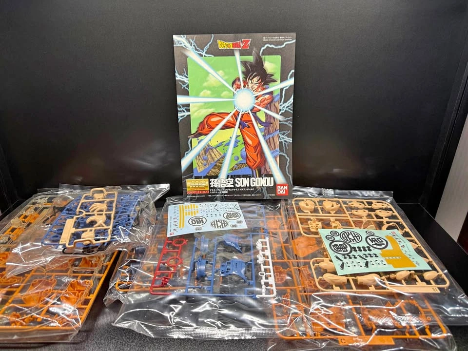 Bandai Master Grade Figure-rise Dragon Ball Z Son Goku Model Kit