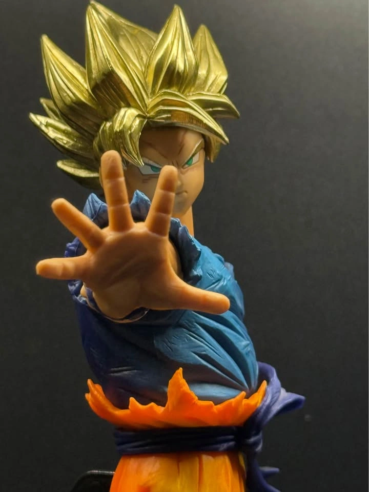 Bandai Figuarts Zero Broly & Banpresto DBZ Statues - photo 3
