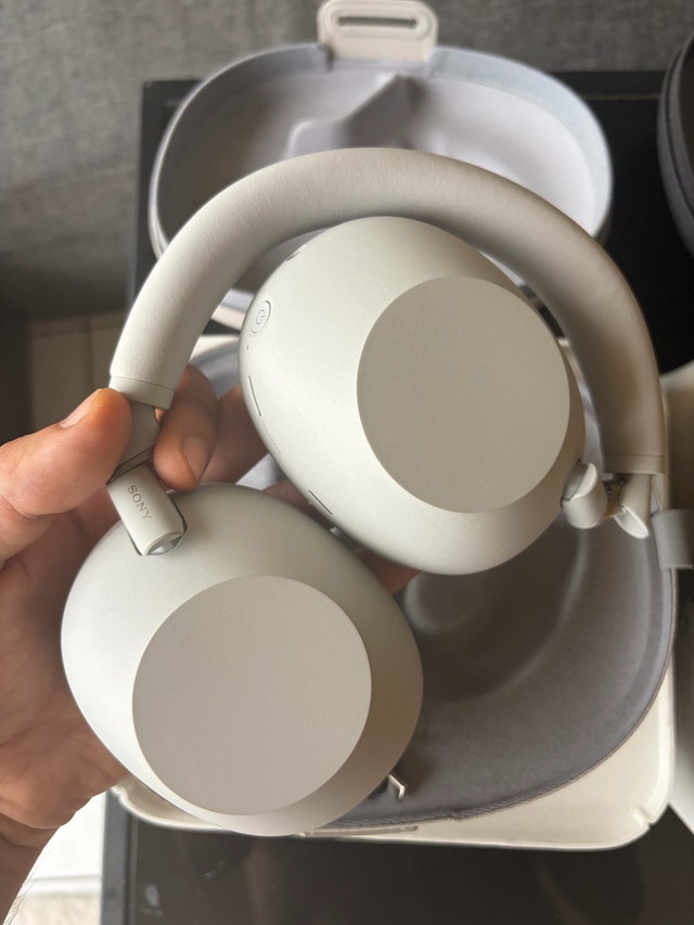 Sony WH-1000XM6 Noise Canceling Headphones - photo 5
