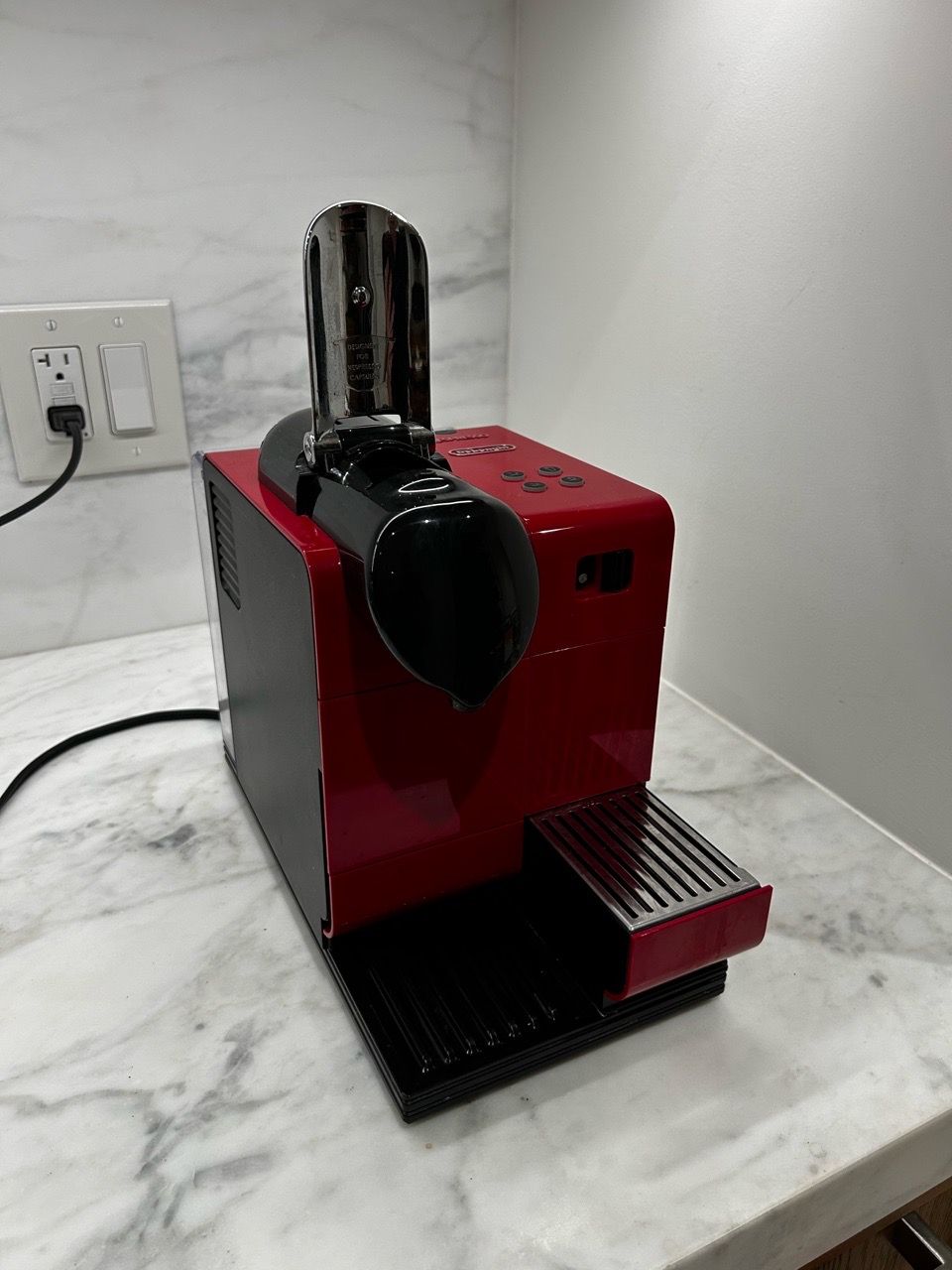 DeLonghi Nespresso EN520R Espresso Coffee Machine Red - photo 5