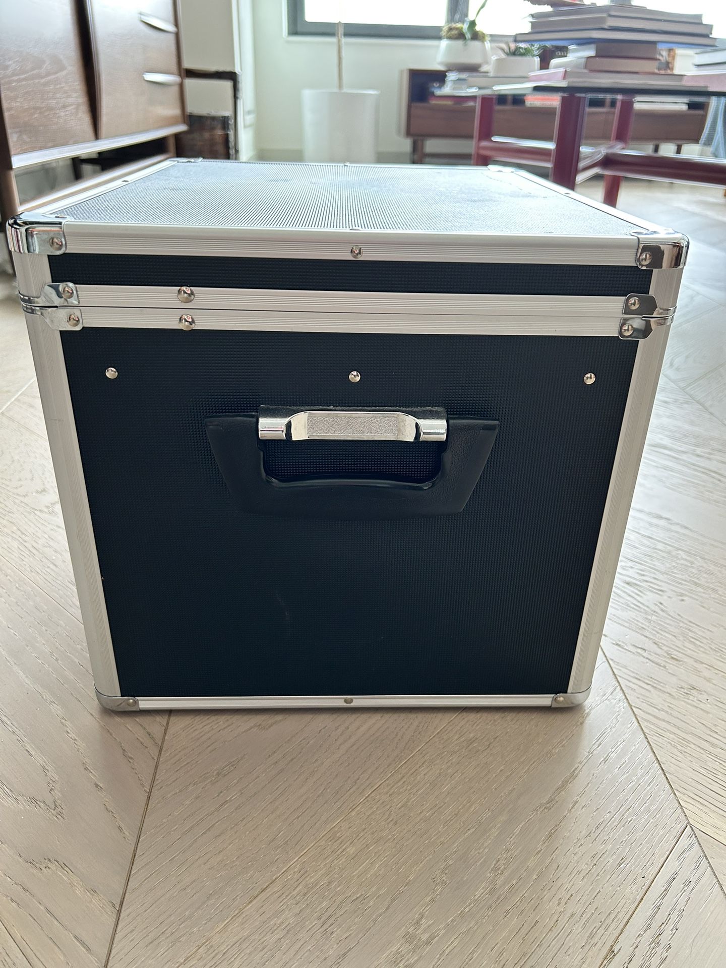 Vaultz Locking Letter/Legal Size File Or Storage Chest - photo 5