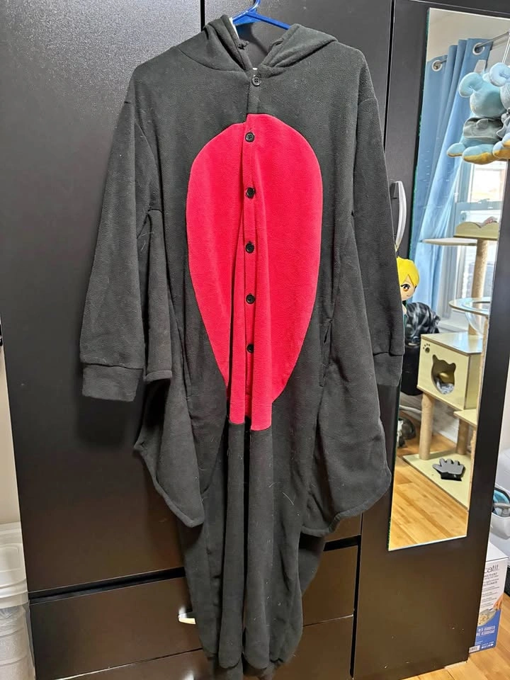 halloween bat fleece onesie (adult small)