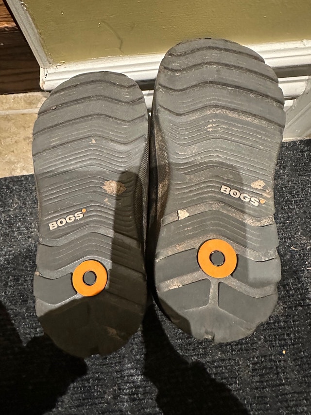Kids Bogs Neo-Classic Winter Boots in Size US 1 - photo 4