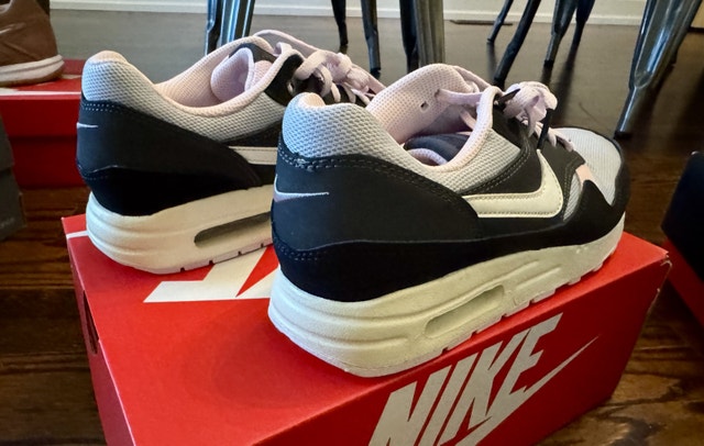 Nike Air Max 1 GS Black Summit White Anthracite Pink Size 6 - photo 2
