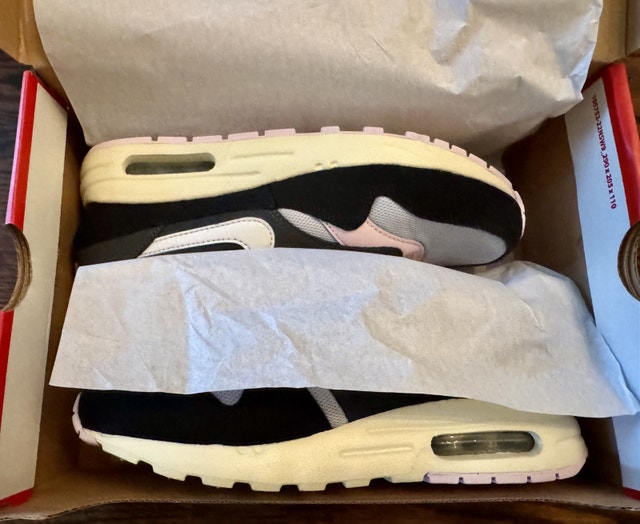 Nike Air Max 1 GS Black Summit White Anthracite Pink Size 6 - photo 4