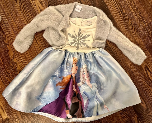 Official Disney licensed Frozen 2 Dress and Shawl Kids Size 6