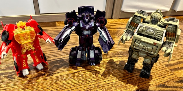 Transformers Cyberverse Ultra Hot Rod, Shadow Striker & Hound - photo 2