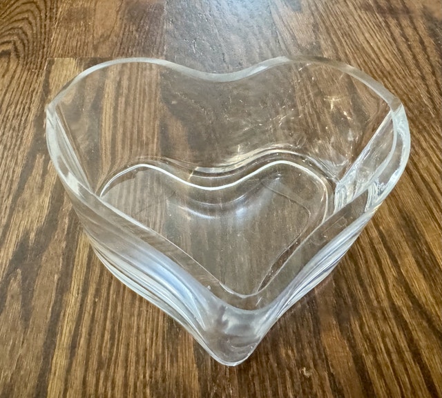 Heart-Shaped Glass Dish - photo 2