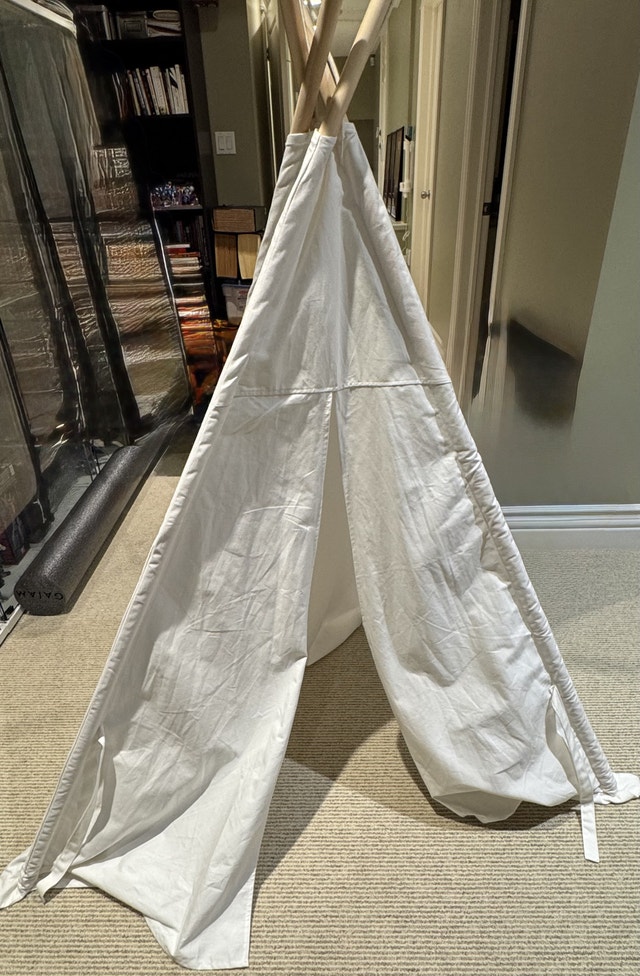 MINI MAISON WHITE CANVAS PLAY TENT with Carrying Case - photo 2