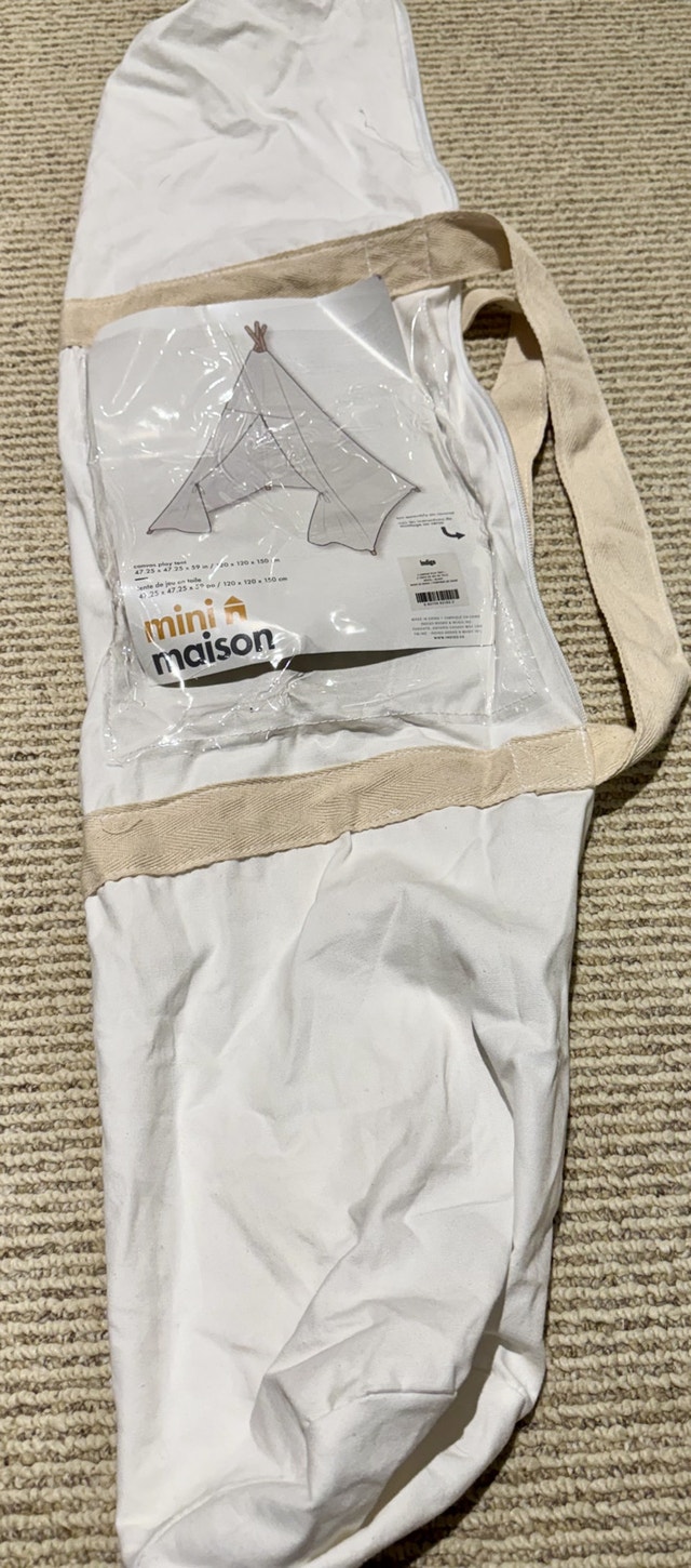 MINI MAISON WHITE CANVAS PLAY TENT with Carrying Case - photo 4