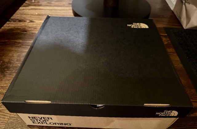 North Face Youth Size 4 Alpenglow V Waterproof Winter Boots - photo 5