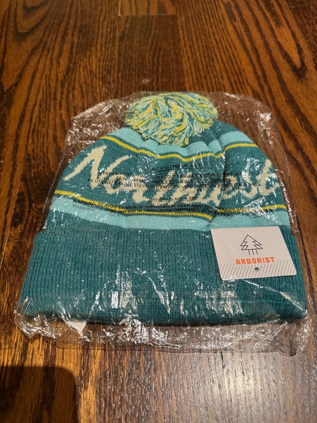 Arborist Toques Limited Edition Canadian Province Colours - photo 3