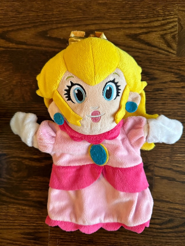 Super Mario Princess Peach 10” Plush Hand Puppet Licensed