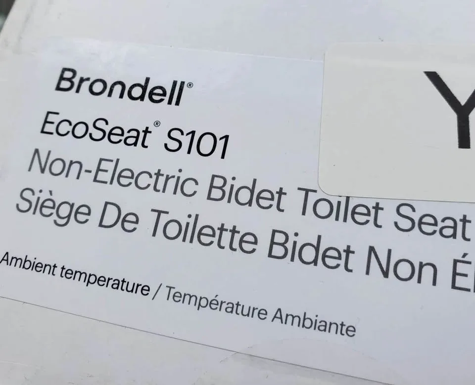 New Factory Sealed Bidet Brondell EcoSeat S101 - photo 3