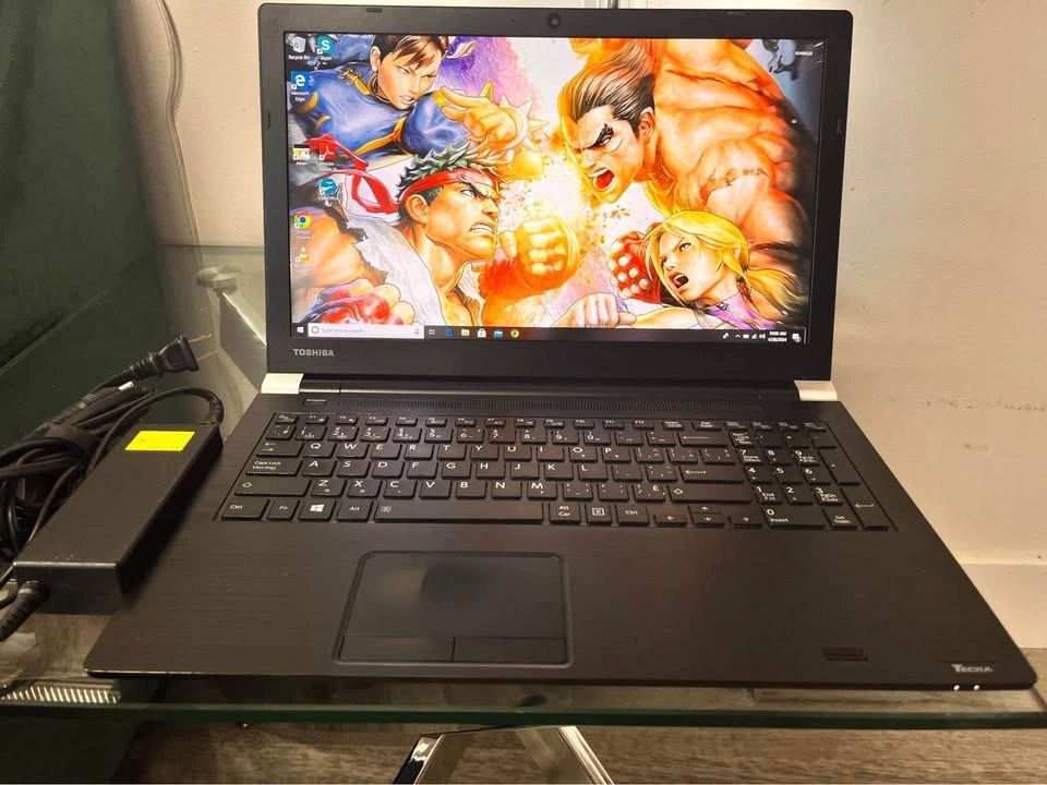 Core i7 Toshiba 15.6” Laptop 12GB RAM 256GB SSD - photo 2
