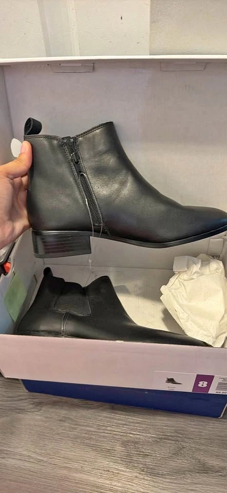 Brand new Aldo Chelsea Boots Black Size 8