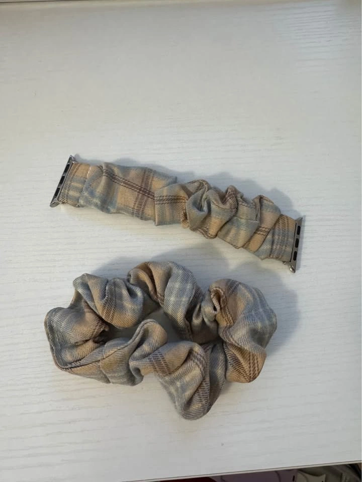 Plaid Scrunchie Apple Watch Band with Matching Hair Tie - photo 2
